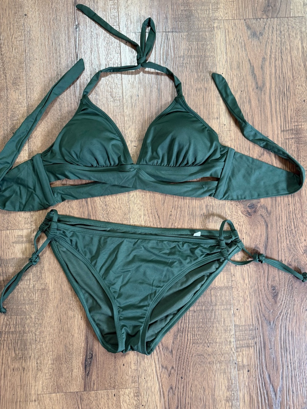 SHADE & SHORE Olive Green Halter Tie Bikini 2-Piece Lined Adjustable size M